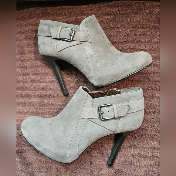 Alfani Solid Ankle Boot Size 7.5 - Picture 2 of 9